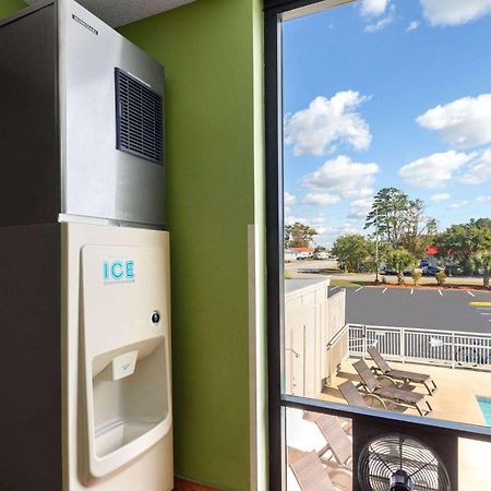 Super 8 By Wyndham Myrtle Beach/Market Common Area Exterior foto