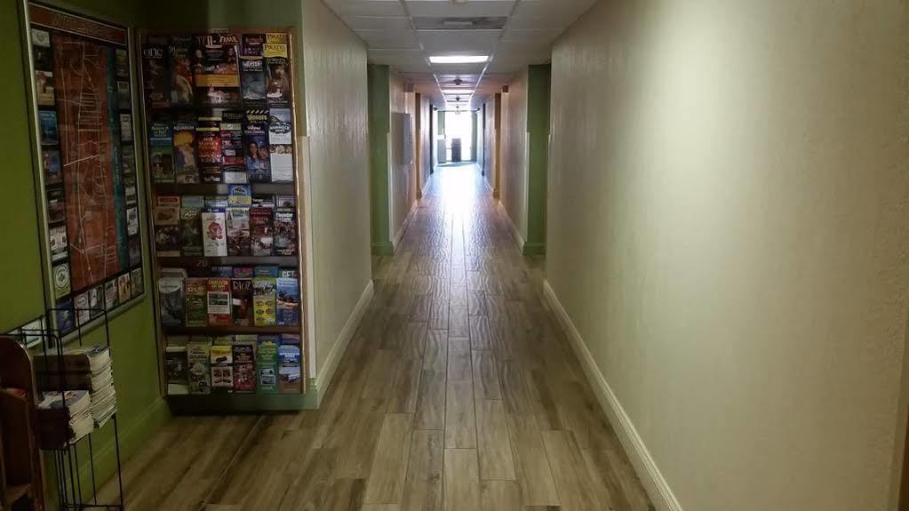Super 8 By Wyndham Myrtle Beach/Market Common Area Exterior foto